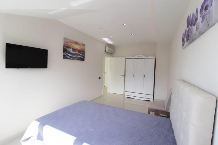 MAY1146 - Photo 35
