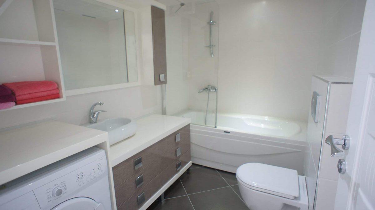 MAY1058 - Photo 19