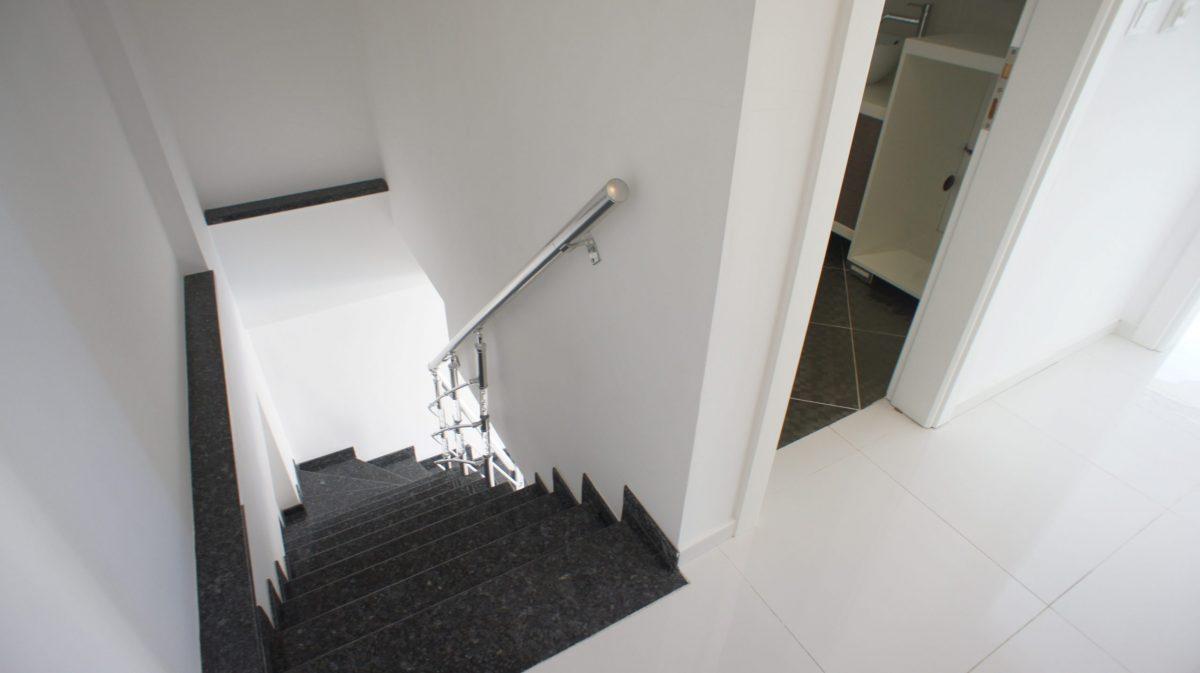 MAY1056 - Photo 9