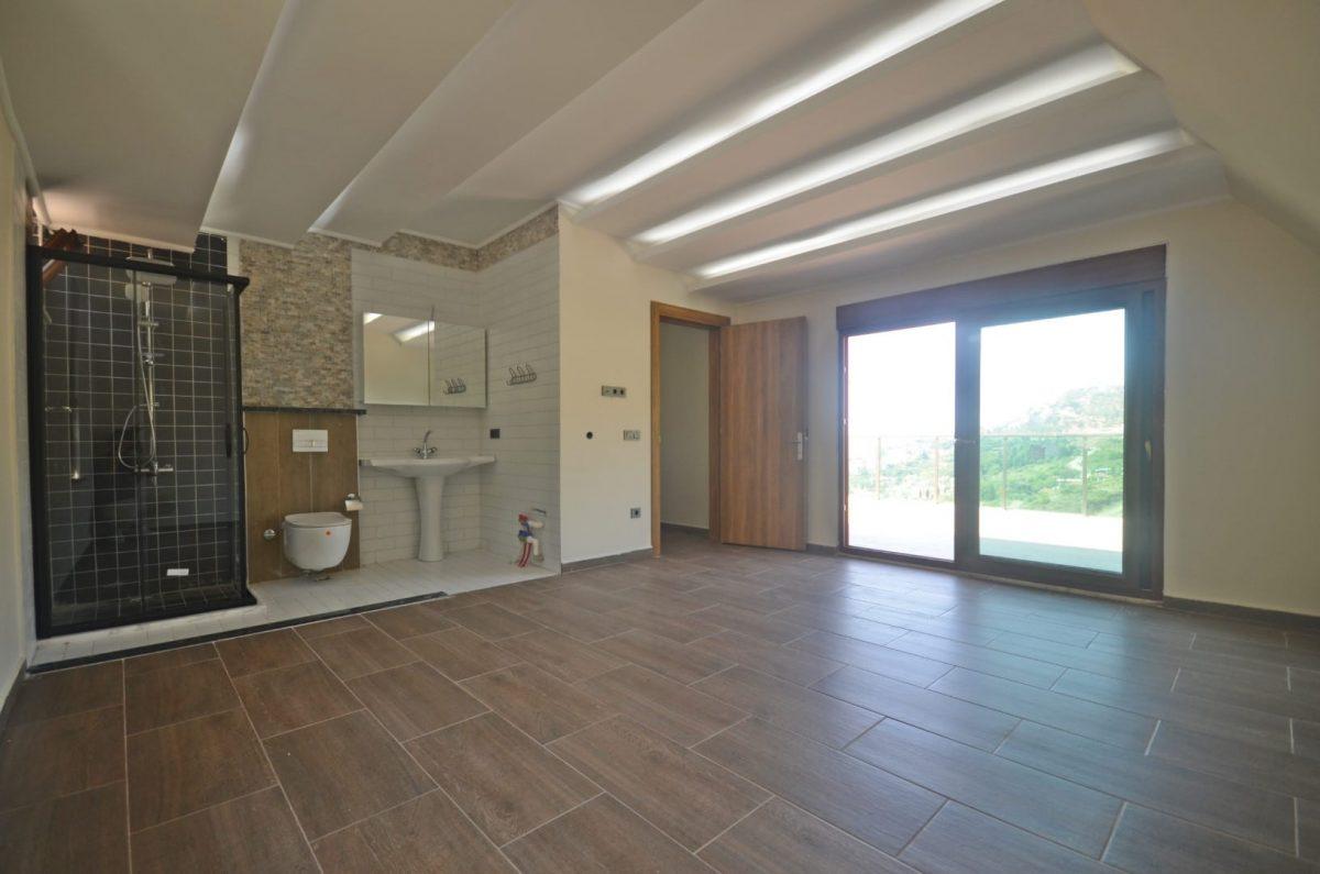 MAY1103 - Photo 12