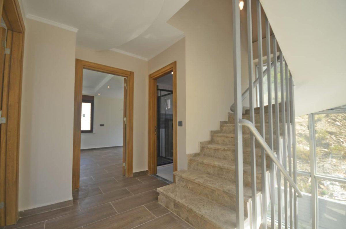 MAY1103 - Photo 17