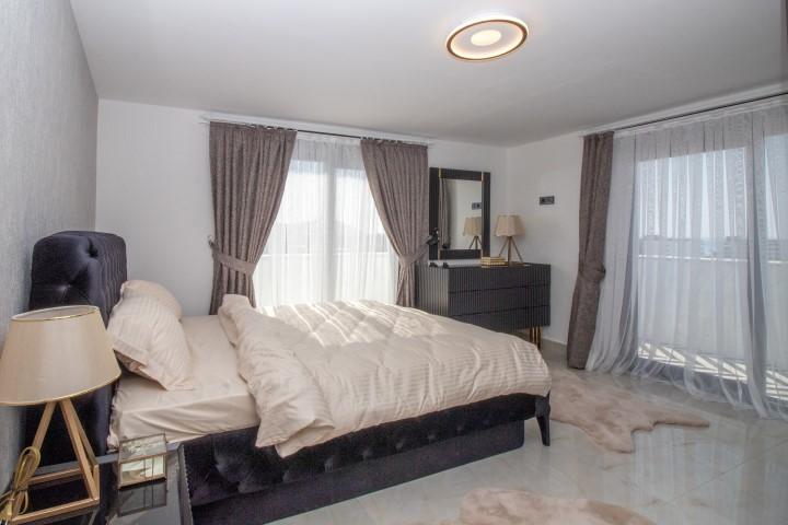 MAY1043 - Photo 10