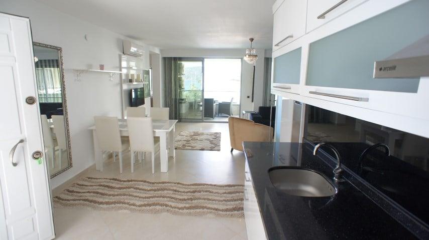 MAY1082 - Photo 6