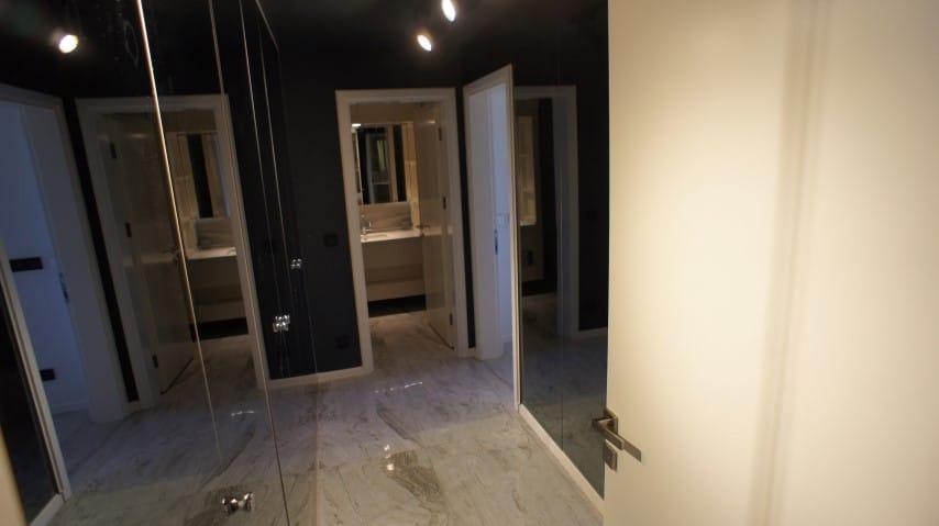 MAY1080 - Photo 17