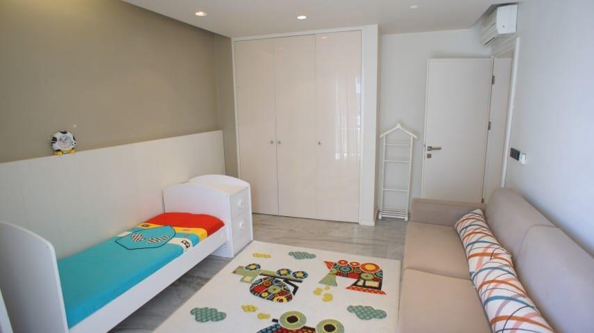 MAY1080 - Photo 23