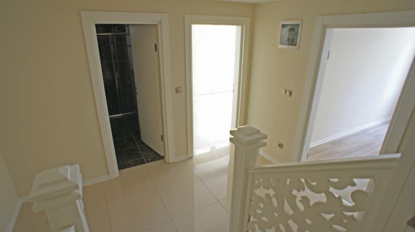 MAY1076 - Photo 18