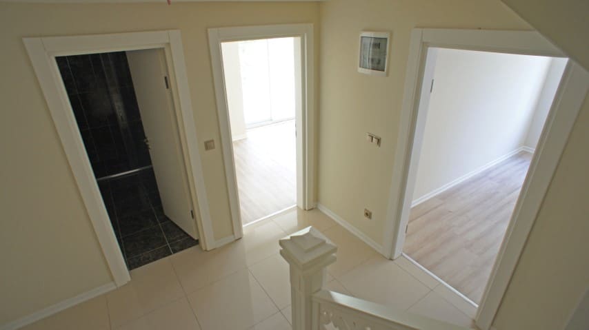 MAY1076 - Photo 19