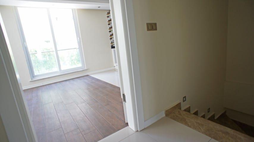MAY1076 - Photo 11