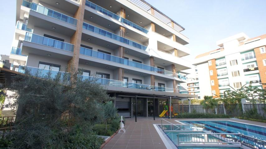 MAY1074 - Photo 2