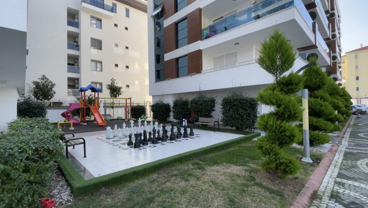 MAY1075 - Photo 2