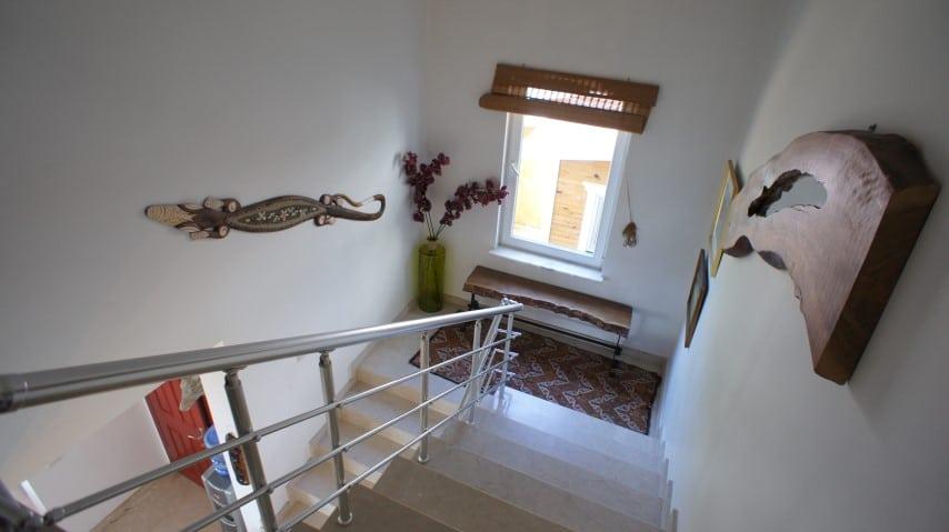 MAY1073 - Photo 20