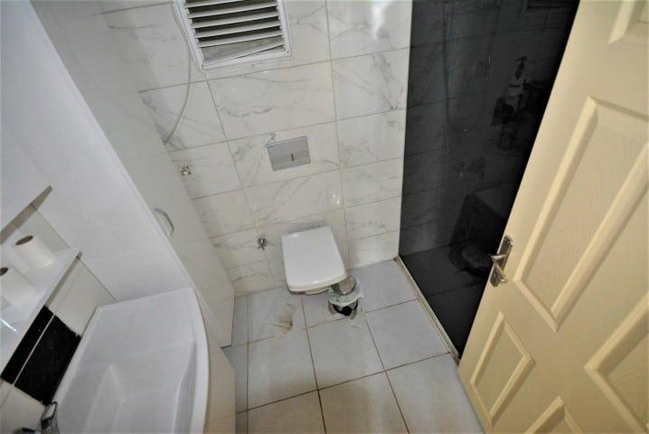 MAY1092 - Photo 18