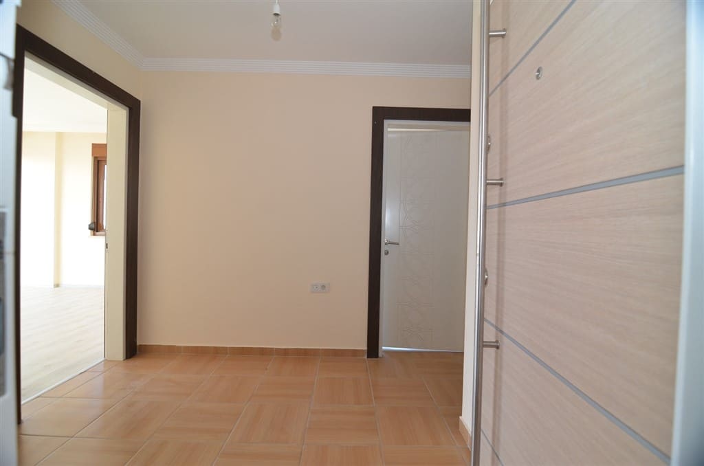 MAY1396 - Photo 5