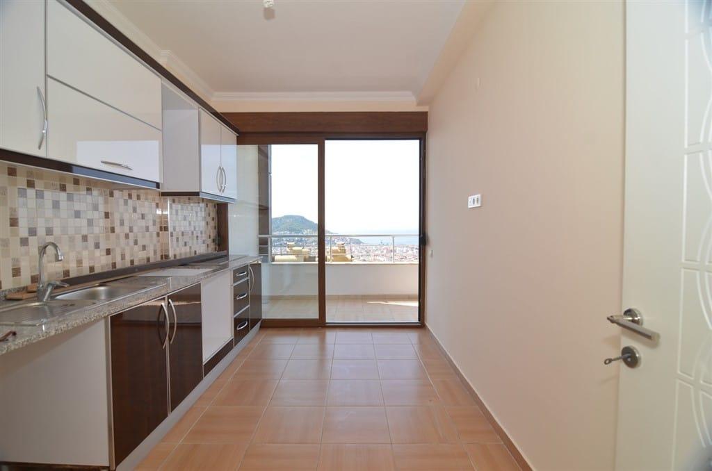 MAY1396 - Photo 3