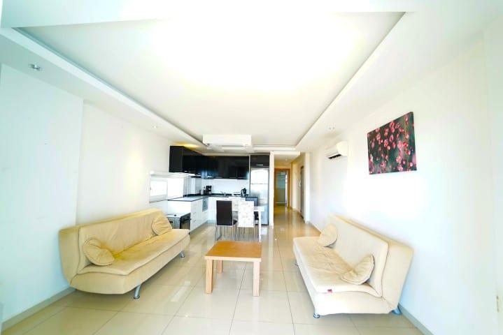 MAY1388 - Photo 1