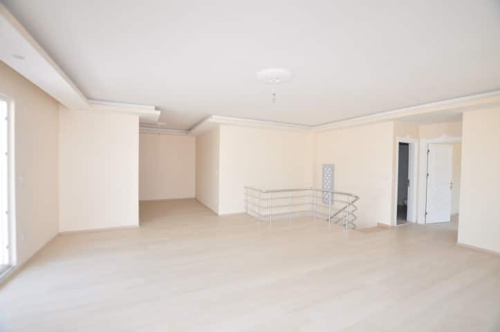 MAY1335 - Photo 18