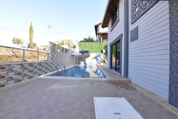 MAY1345 - Photo 33