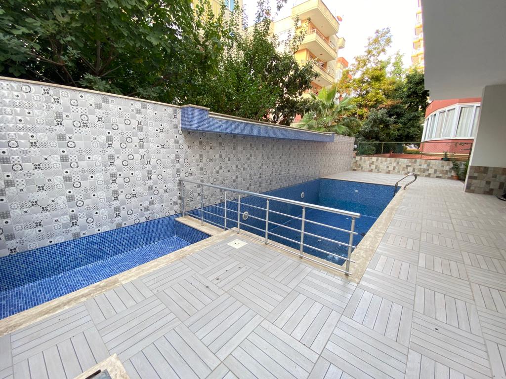 MAY1353 - Photo 3