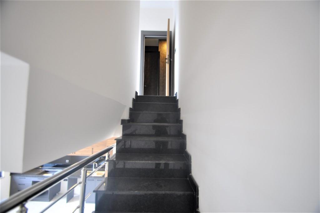 MAY1546 - Photo 27