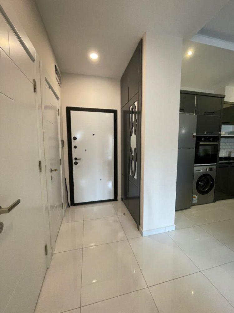 MAY1570 - Photo 5