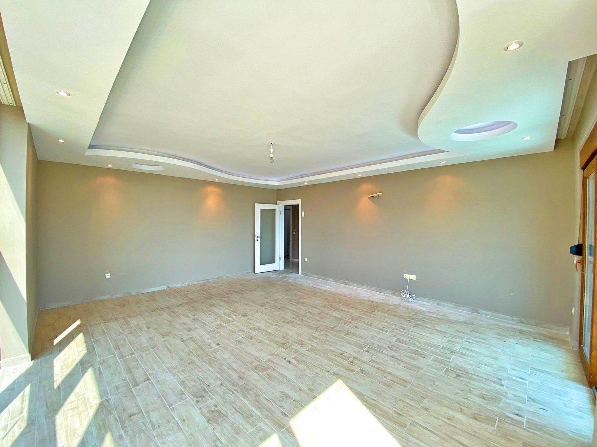 MAY1525 - Photo 8