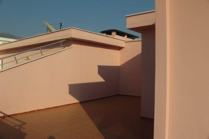 MAY1446 - Photo 25