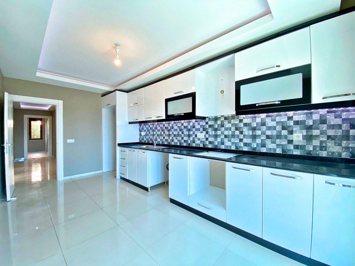MAY1525 - Photo 3
