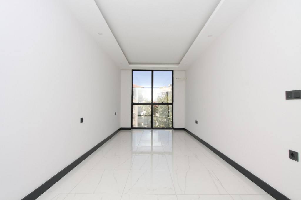 MAY1456 - Photo 9