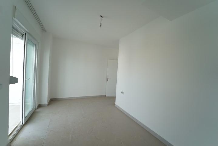 MAY1533 - Photo 18