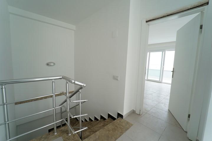 MAY1533 - Photo 19