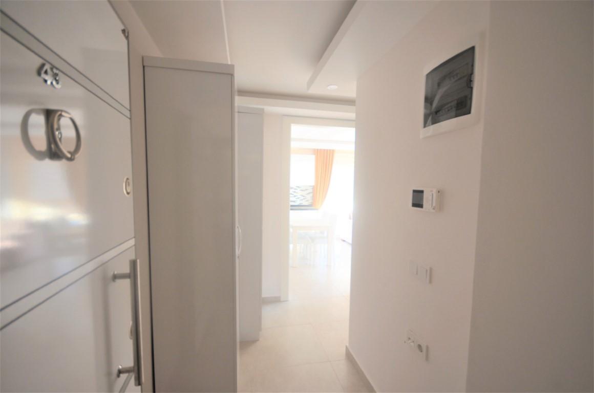 MAY1580 - Photo 2