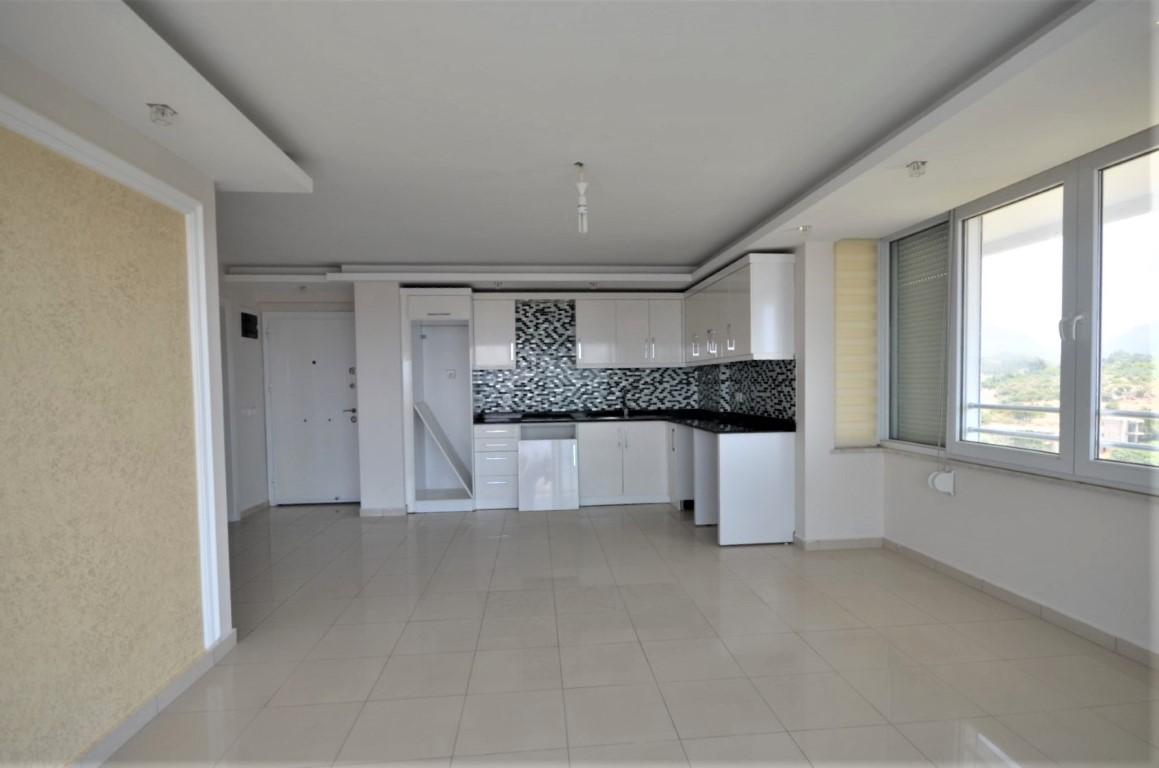 MAY1609 - Photo 2