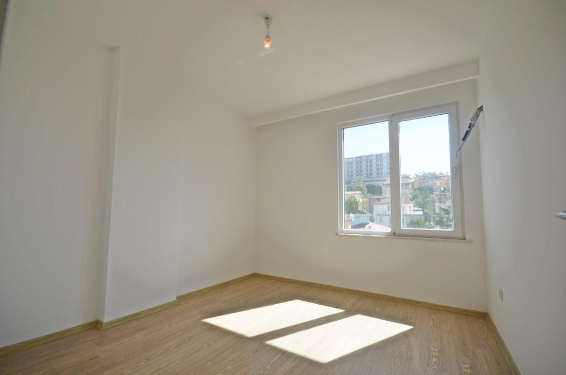 MAY1565 - Photo 5