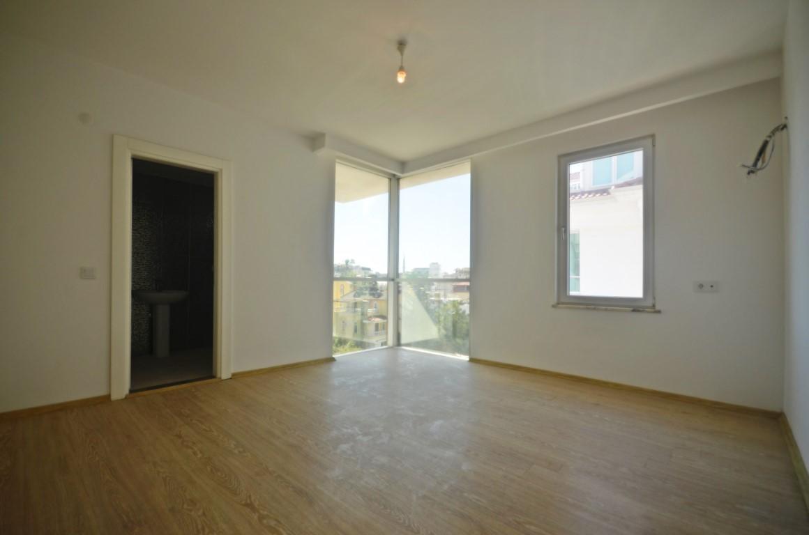MAY1565 - Photo 7