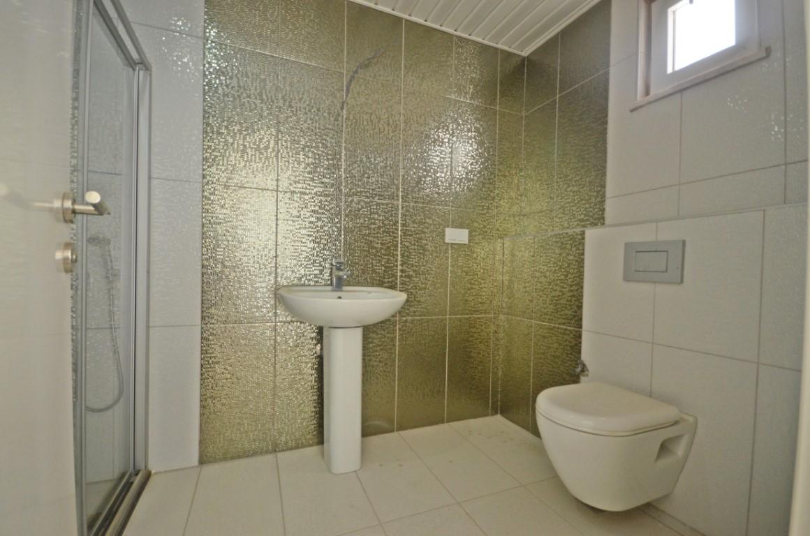 MAY1565 - Photo 8