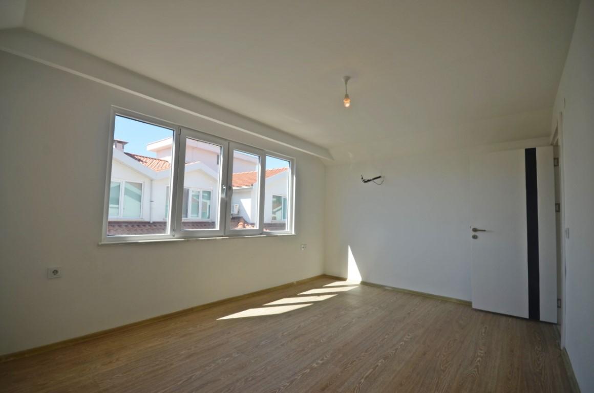 MAY1565 - Photo 22