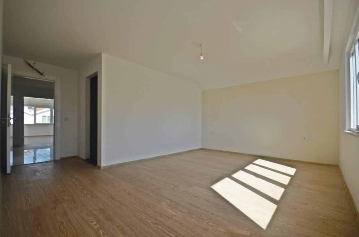MAY1565 - Photo 25