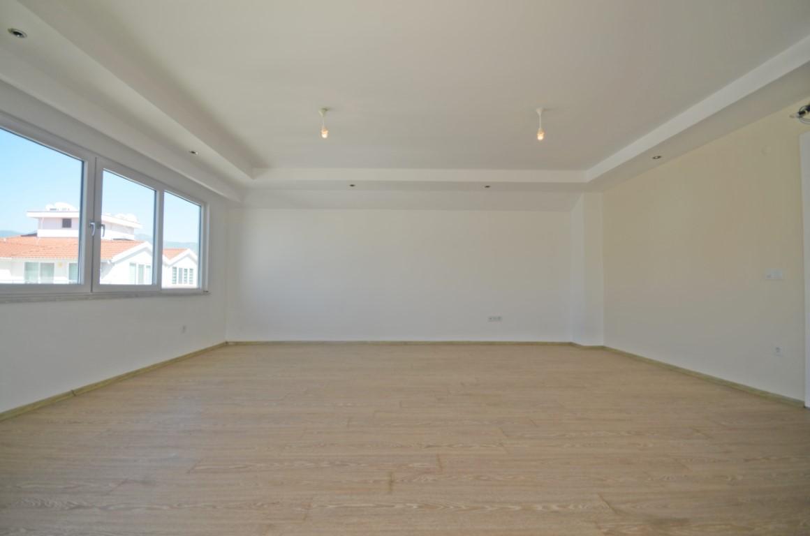 MAY1565 - Photo 29