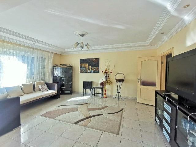 MAY1437 - Photo 5