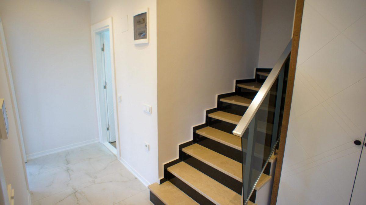 MAY1569 - Photo 5