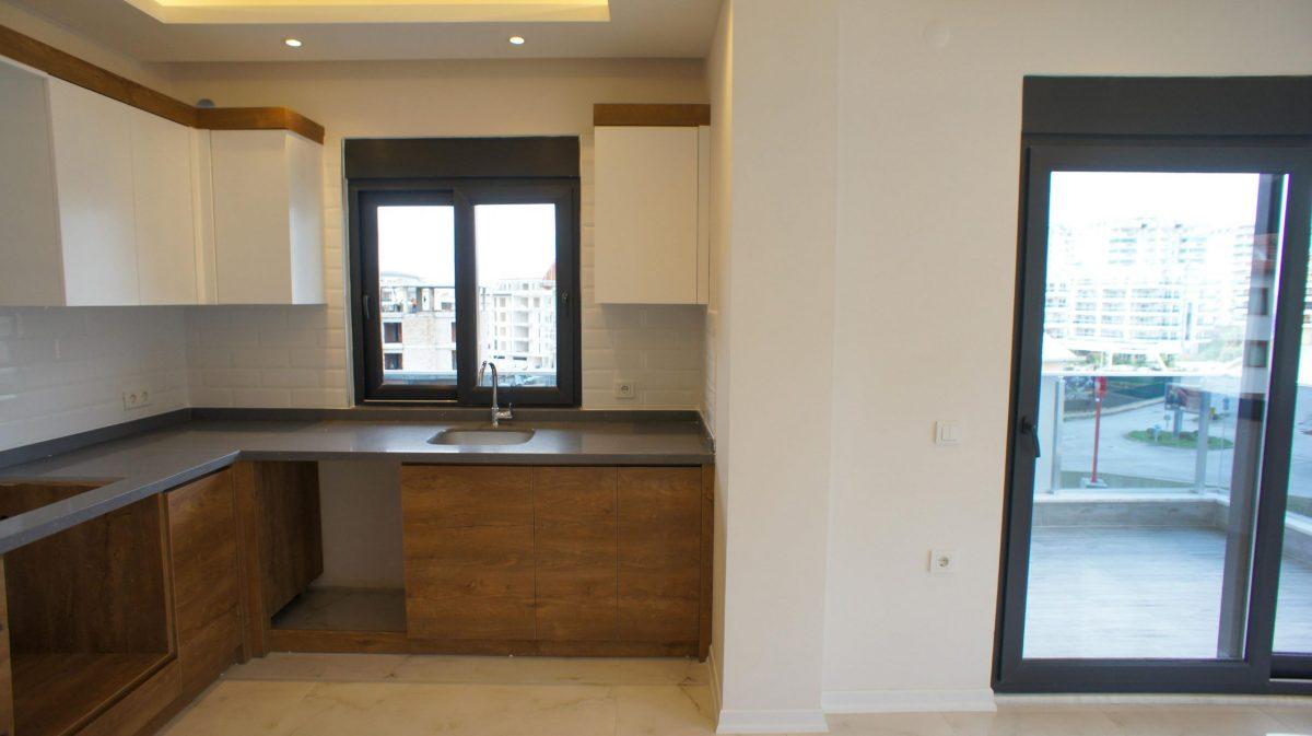 MAY1569 - Photo 2