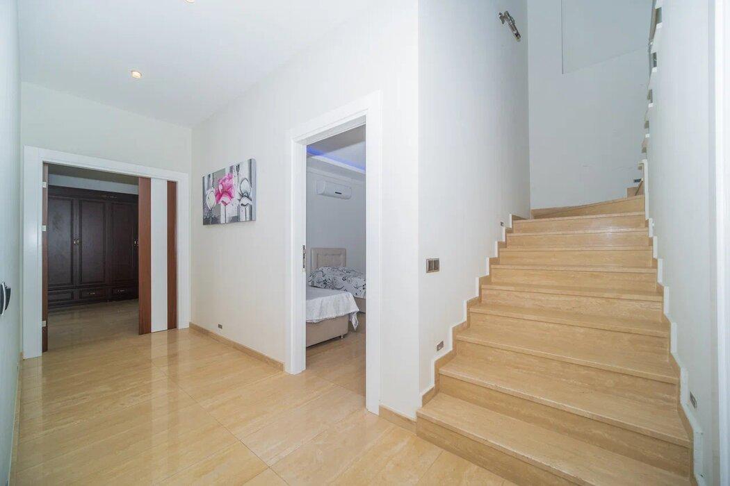 MAY1804 - Photo 20