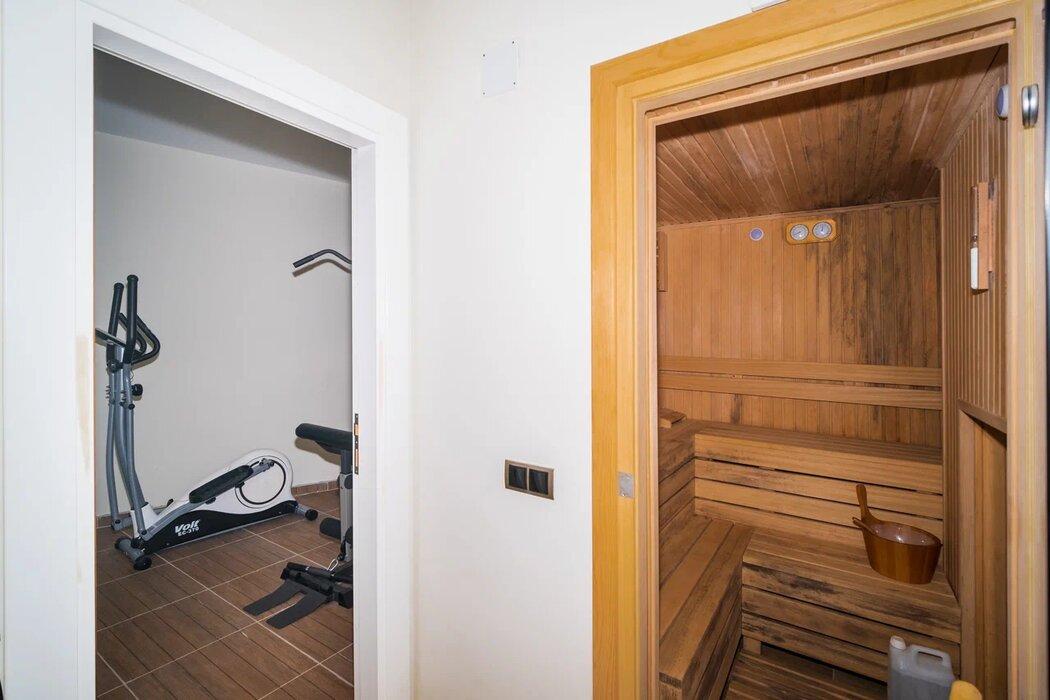 MAY1804 - Photo 52