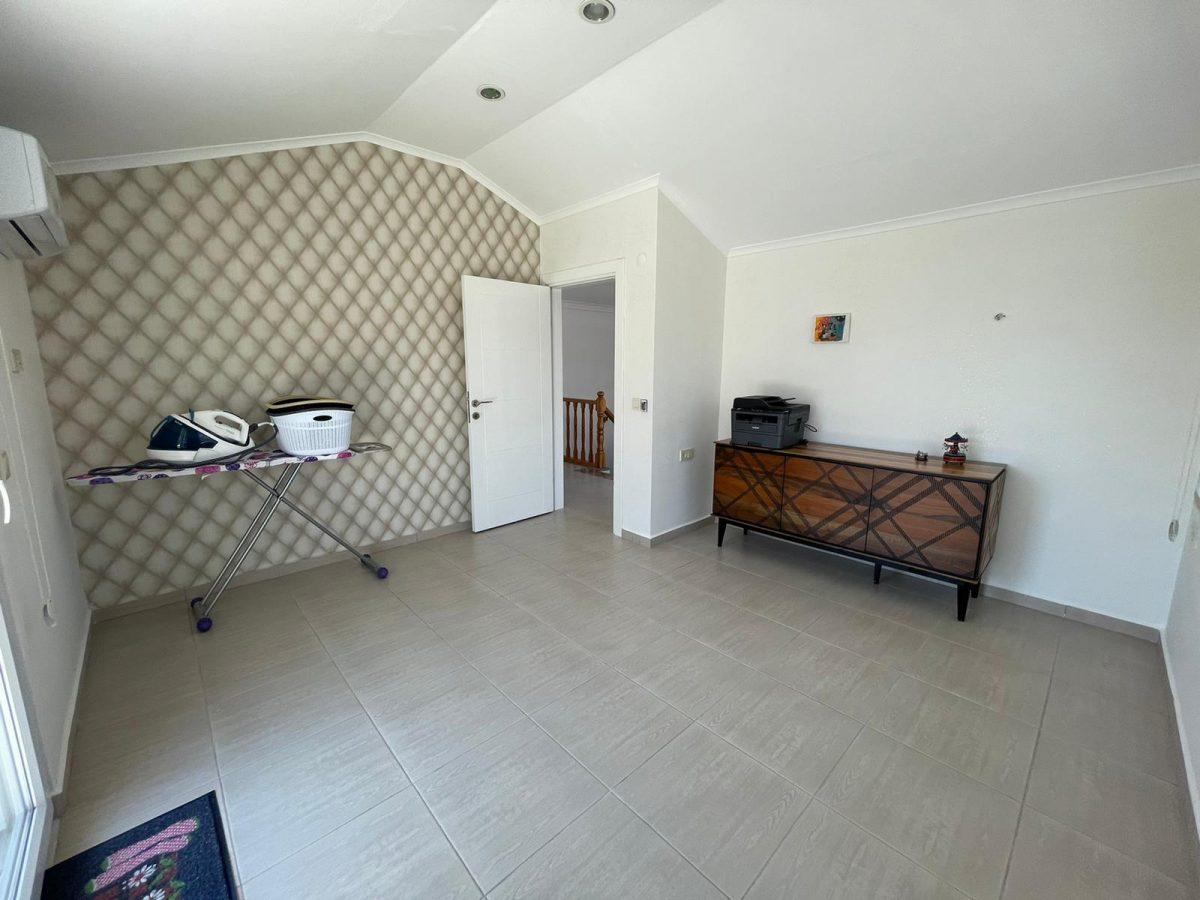 MAY1694 - Photo 19