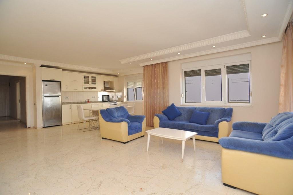 MAY1811 - Photo 5