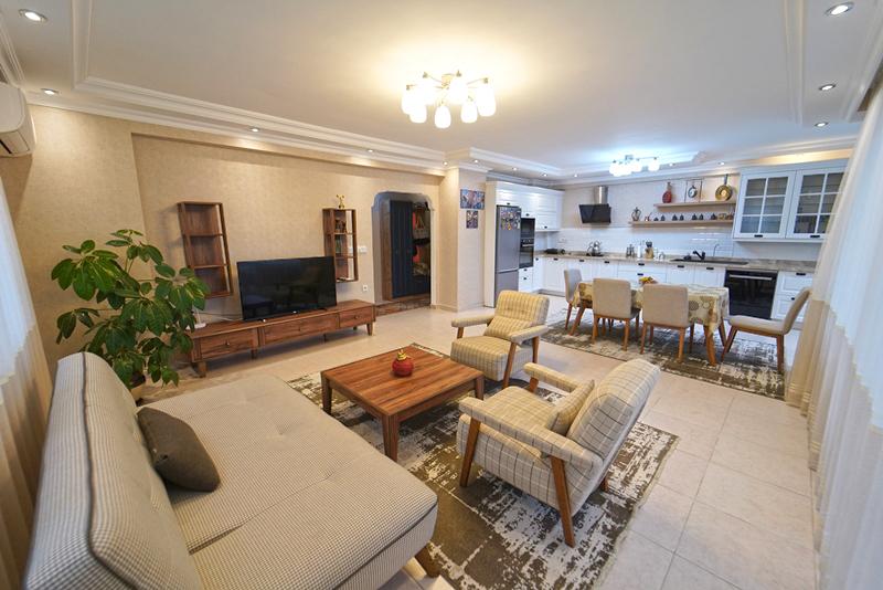 MAY1711 - Photo 1