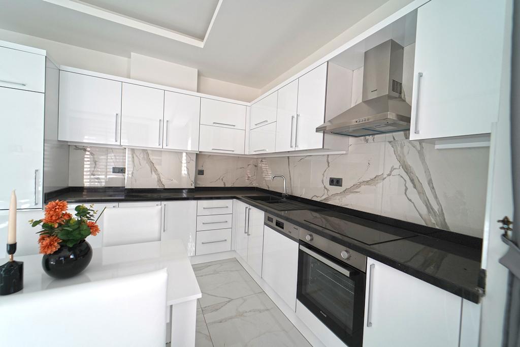 MAY1707 - Photo 3