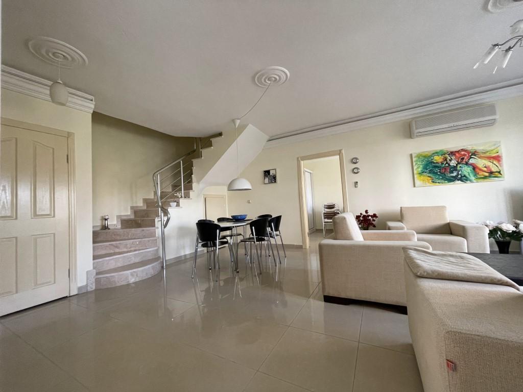 MAY1722 - Photo 5