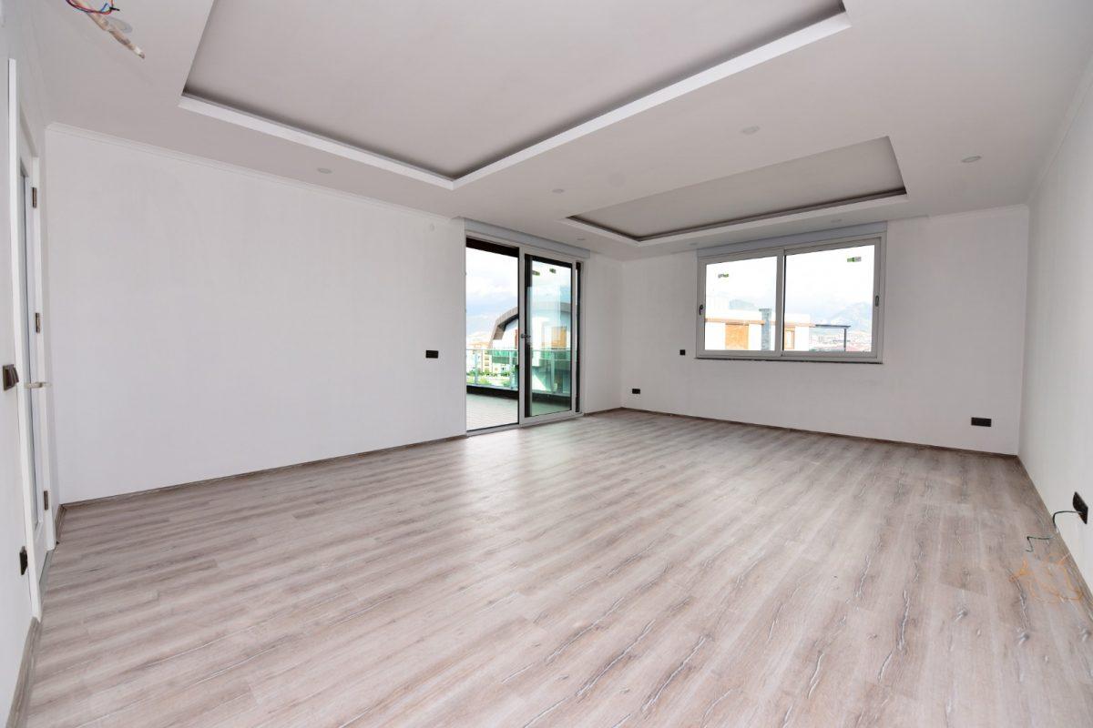 MAY2039 - Photo 22