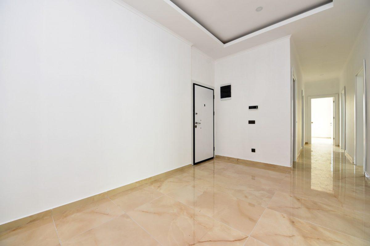 MAY2039 - Photo 17